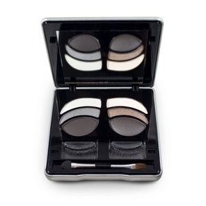Eyeshadow and Eyelashes Kit Makeover Essentials